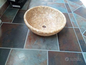 Lavabi rotondi in pietra