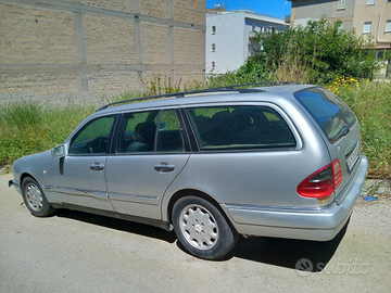 Vendita Mercedes classe E200