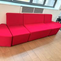 Divanetto rosso per ufficio/ attesa