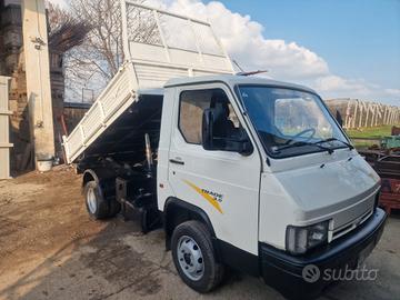 Nissan trade 3.0 td ribaltabile trilaterale