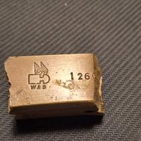 Pezzo di lanciarazzi della ditta Webley & Scott.