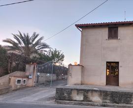 Casa indipendente con giardino