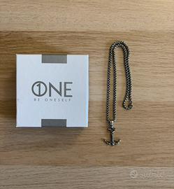 Collana anfora marca one