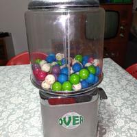 Distributore automatico vintage di chewing-gum