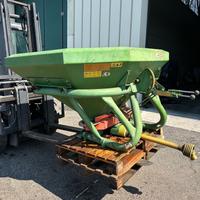 Spandi concime amazone