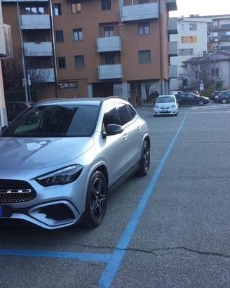 MERCEDES GLA 200 D 4 MATIC