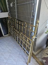 Letto in ottone con rete matrimoniale