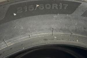 Pneumatici 215/60/17