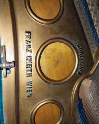Pianoforte a coda marcaFRANZ WIRYH  modellon.n8 .1