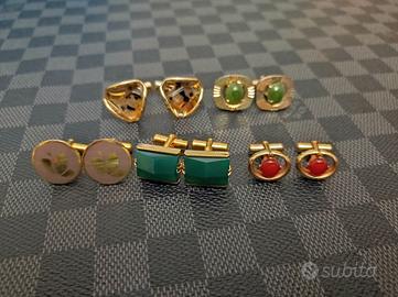 Disponibile gemelli per maniche camicie maschili.