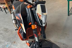 Ktm duke r 690