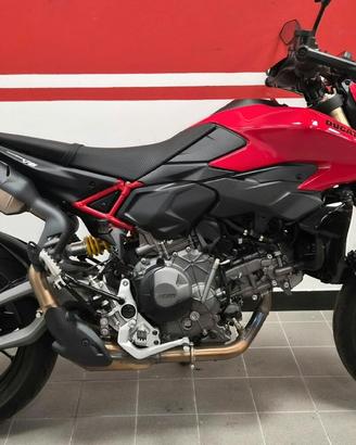 Ducati Hypermotard V2 RED