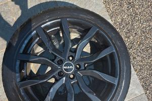 Cerchi R20 Mak Highlands glossy con gomme Pirelli