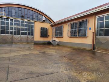 CAPANNONE A CARONNO PERTUSELLA