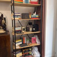 Libreria stile industrial gia' smontata