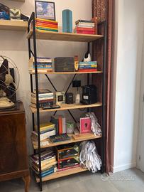Libreria stile industrial gia' smontata
