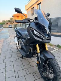 X-adv 750