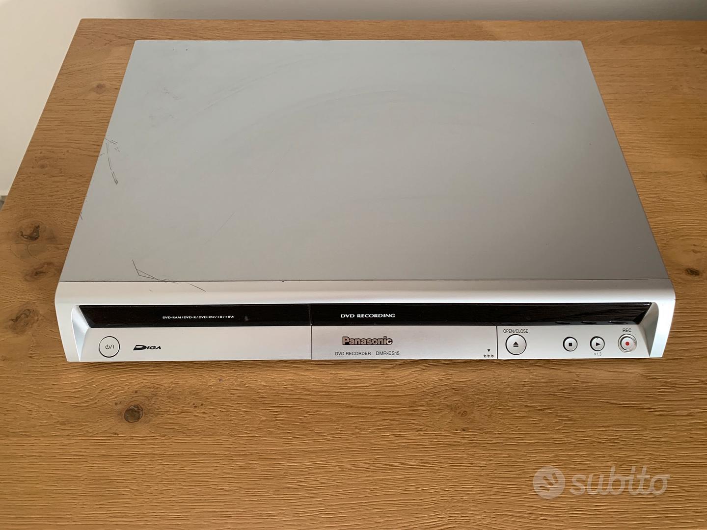 Panasonic DMRES15 Lettore DVD, VHS e Registratore Audio/Video In