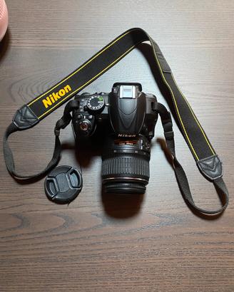 Nikon D3100 con obiettivo 18-55 VR + accessori