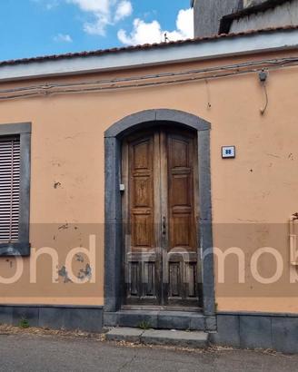 Casa singola con garage a Linguaglossa