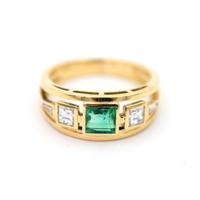 Anello Fascia in Oro Giallo con Smeraldo Princess