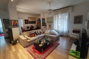 Ampio appartamento con possibilita' di parcheggio