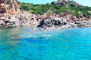 Isola Rossa 7 posti 90 mt spiaggia. Privato