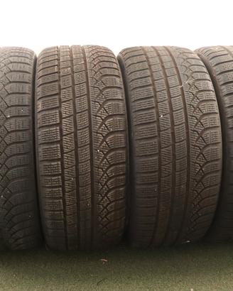 Gomme Pirelli PZero 245 40 20 275 35 20 inverno