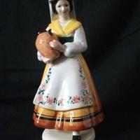 figura di donna in ceramica tipo Lenci