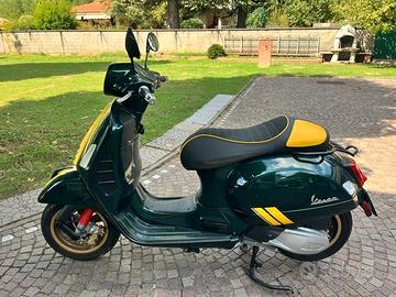 Vespa 300 GPS Sixties Racing Limited Edition