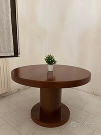 Tavolo di legno allungabile