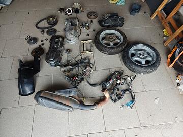 ricambi motore Piaggio Hexagon Skipper 125 150