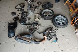 ricambi motore Piaggio Hexagon Skipper 125 150