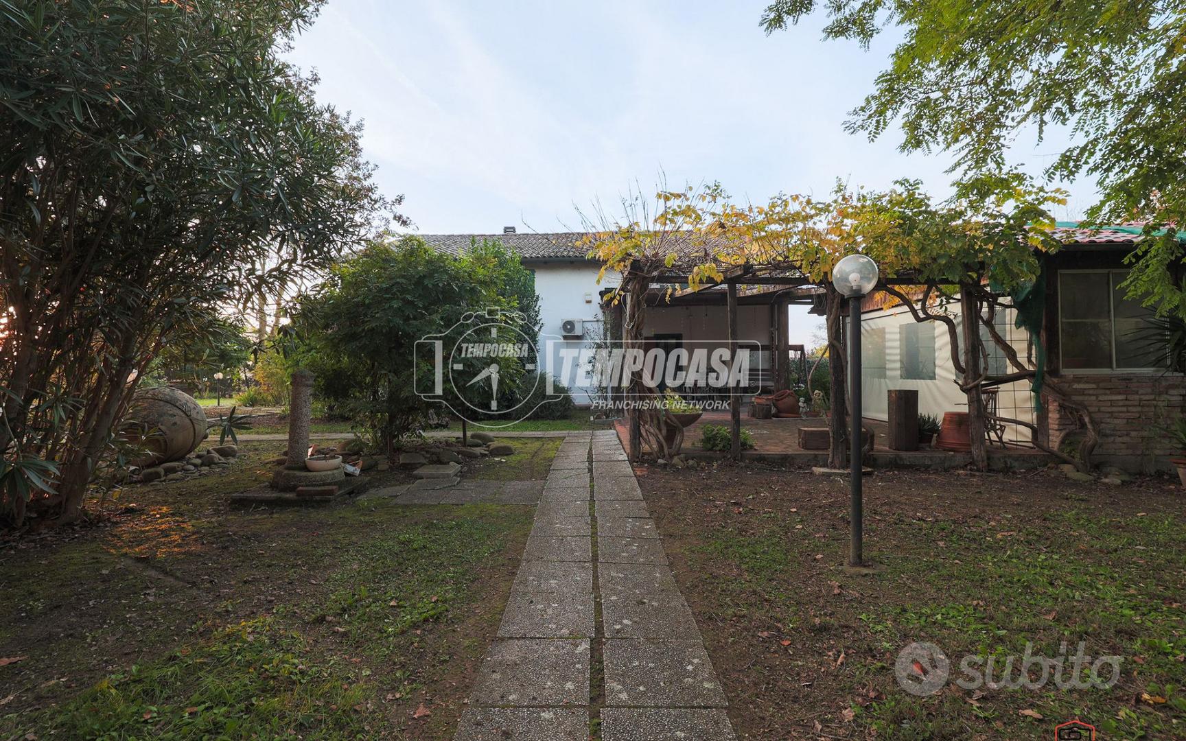 Villa Unifamiliare a Budrio Via Luzzo 9 locali - Vista 5