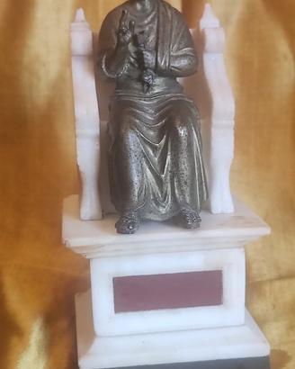 statua bella in ceramica