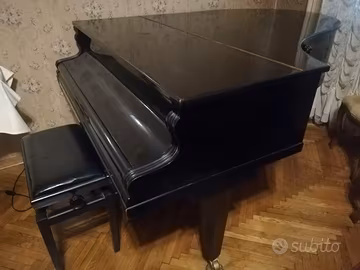 Pianoforte mezza coda