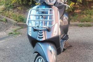 vespa primavera touring 125