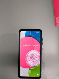 Samsung Galaxy 52s 5g con due cover e vetro