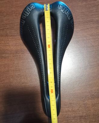 Sella Selle Italia SLR Superflow. 