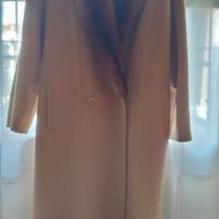 Cappotto per donna con collo di pelliccia