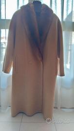 Cappotto per donna con collo di pelliccia
