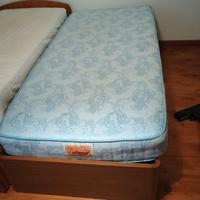 Letto singolo con cassettoni 