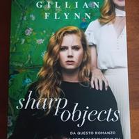 Libro "Sharp Objects" di Gillian Flynn