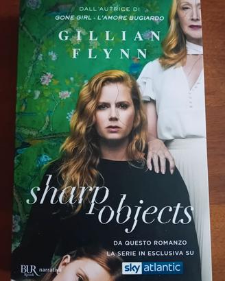 Libro "Sharp Objects" di Gillian Flynn
