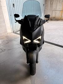 Yamaha Xmax 300