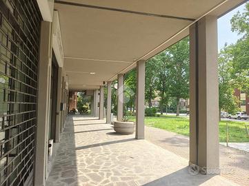 NEGOZIO A FERRARA