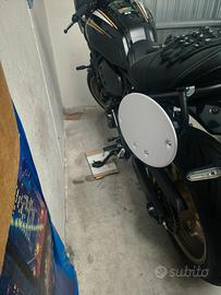 Targhetta portanumero XSR, sinistra

