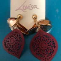 Orecchìni Lovisa a lobo dorato con motivo a goccia