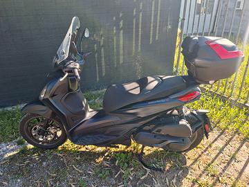 Beverly 400