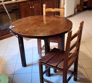 Tavolo e  3 sedie in massello